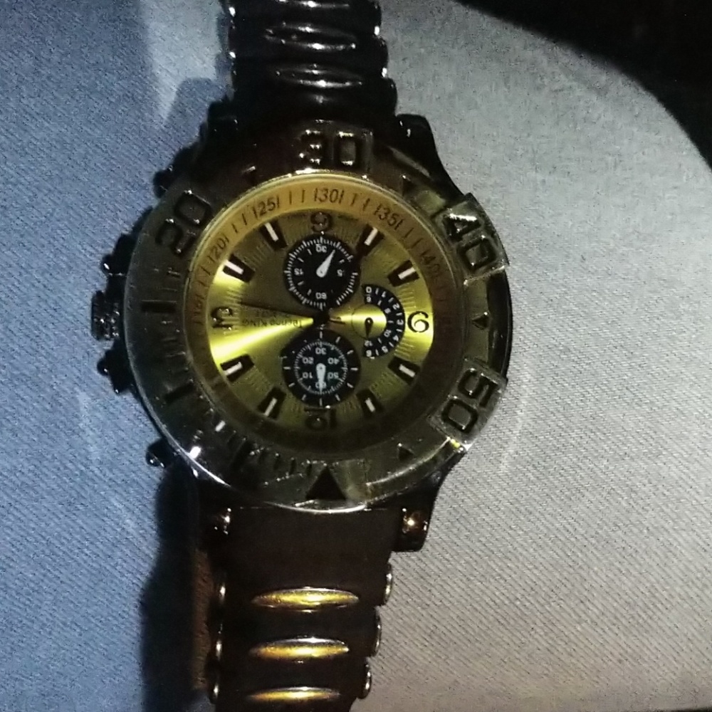 Techno king quartz mens watch, works great!